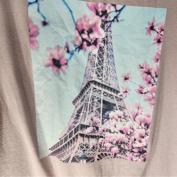 Old Navy Everywear Eiffel Tower Graphic Tee - Pink - Medium - Picture 2 of 4
